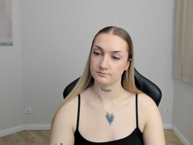 AlexaKisses