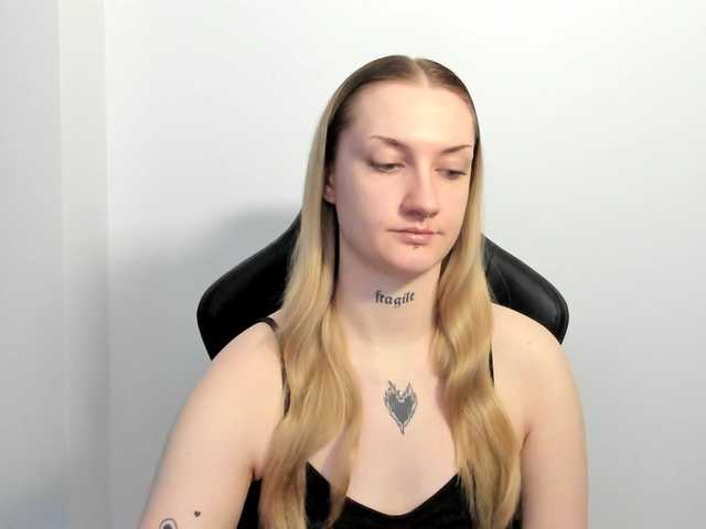 AlexaKisses