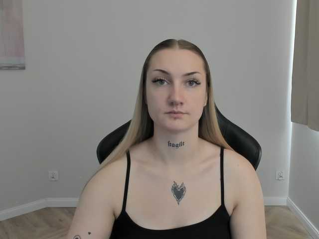 AlexaKisses