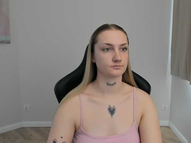 AlexaKisses