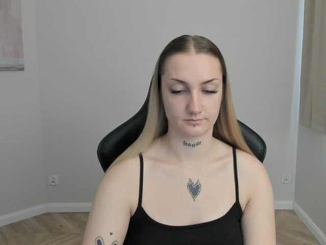 AlexaKisses