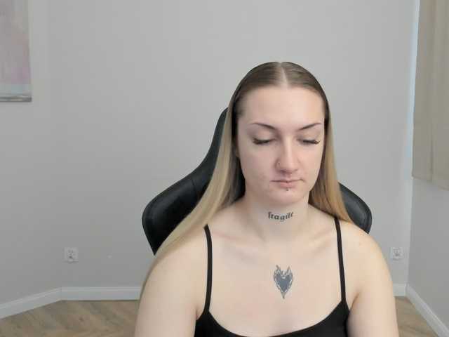AlexaKisses