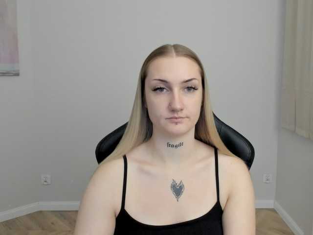 AlexaKisses
