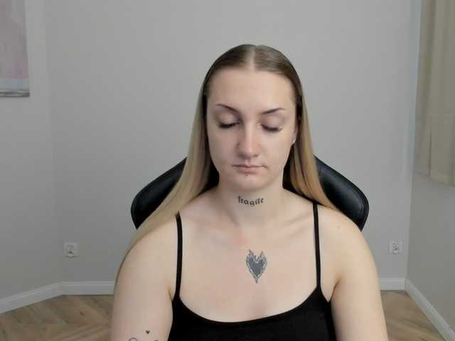 AlexaKisses