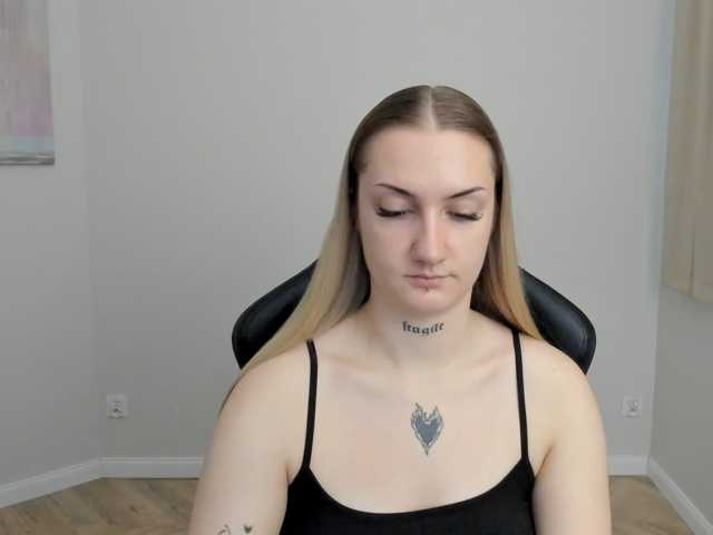 AlexaKisses