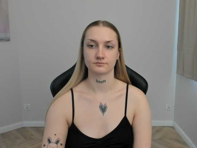 AlexaKisses