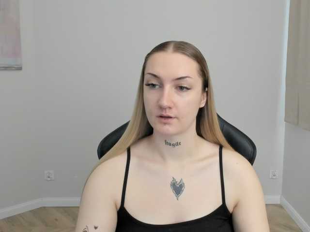 AlexaKisses