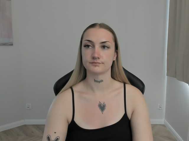 AlexaKisses
