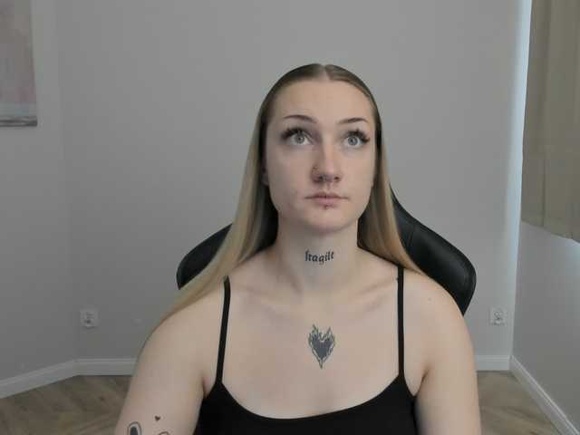 AlexaKisses