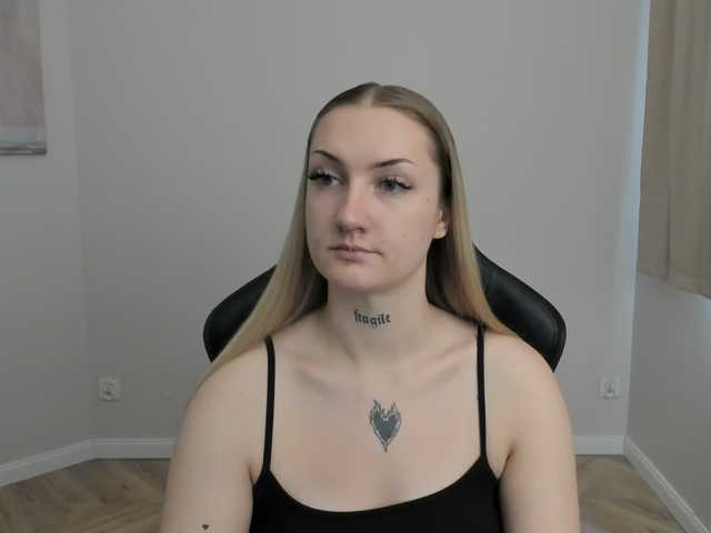 AlexaKisses