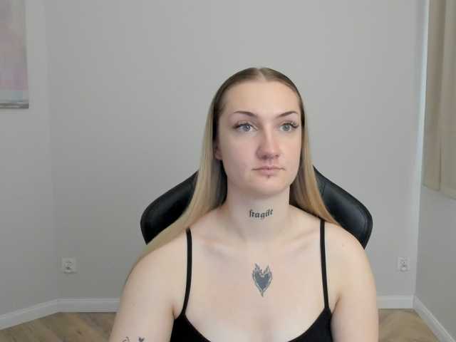 AlexaKisses