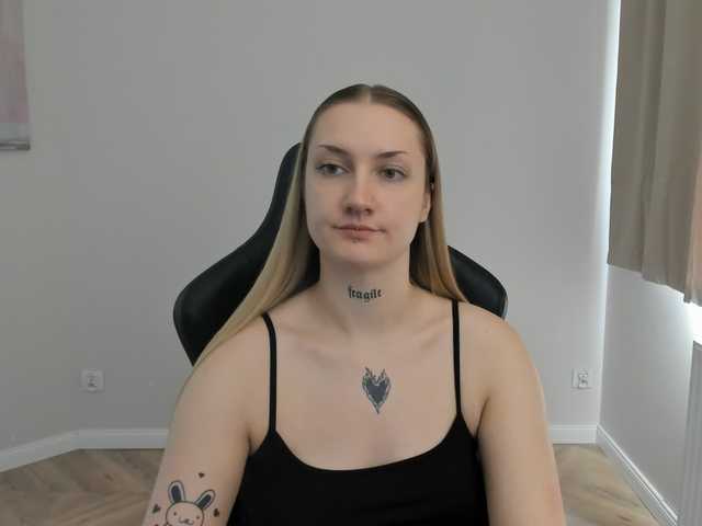 AlexaKisses