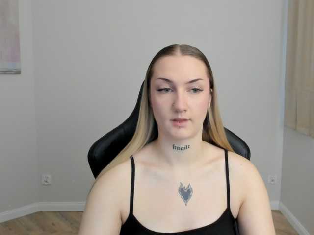 AlexaKisses
