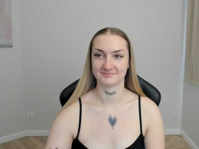 AlexaKisses
