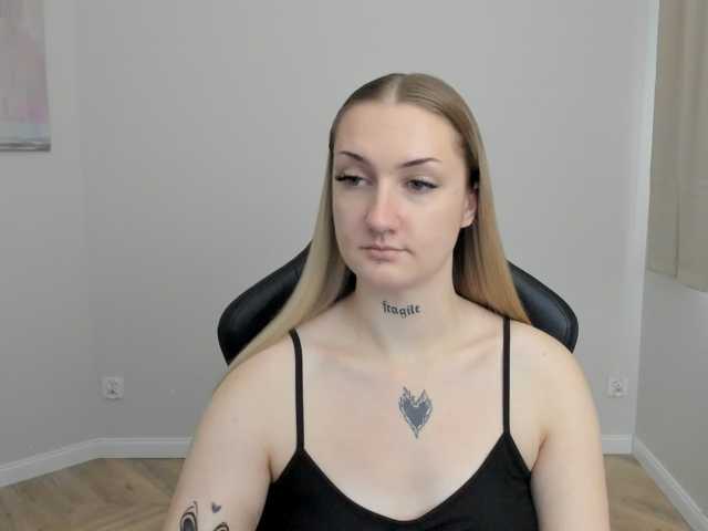 AlexaKisses