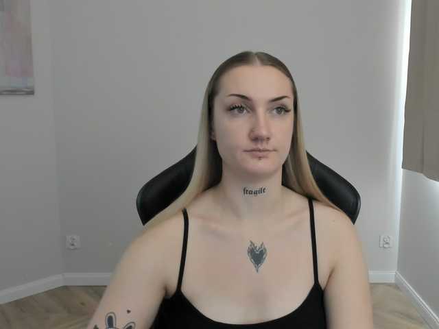 AlexaKisses