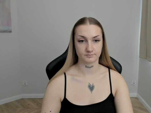 AlexaKisses