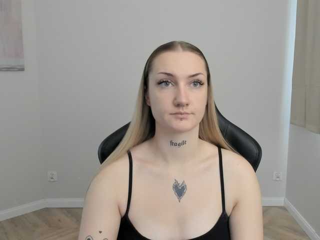 AlexaKisses