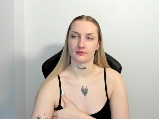 AlexaKisses