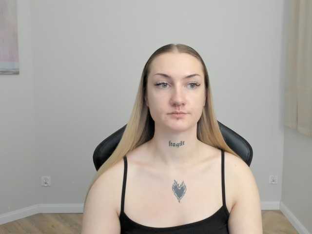 AlexaKisses