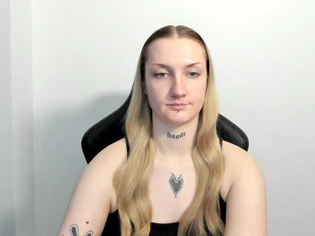 AlexaKisses