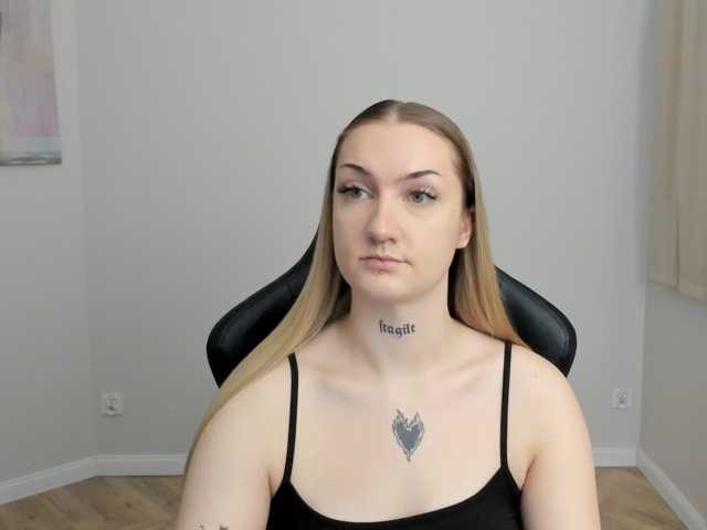 AlexaKisses
