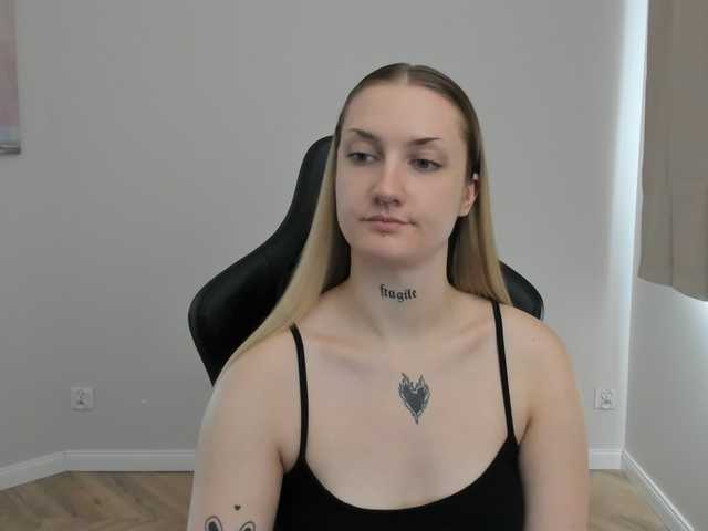 AlexaKisses