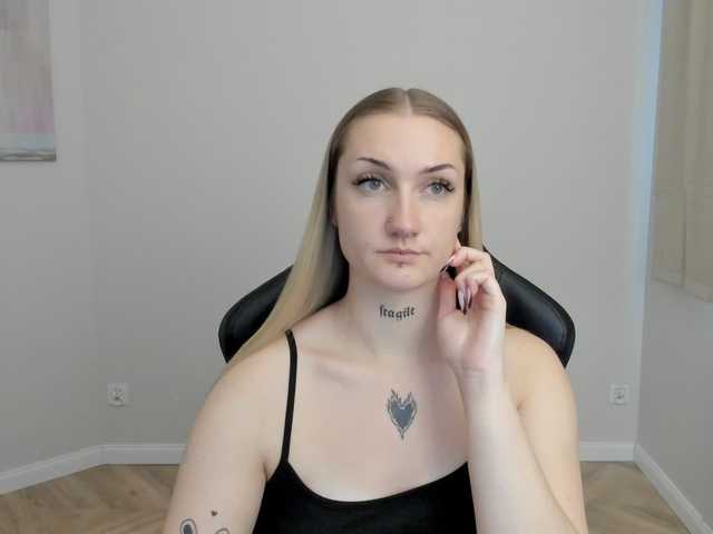 AlexaKisses