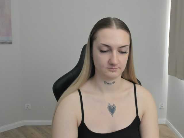 AlexaKisses