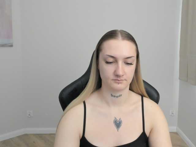 AlexaKisses