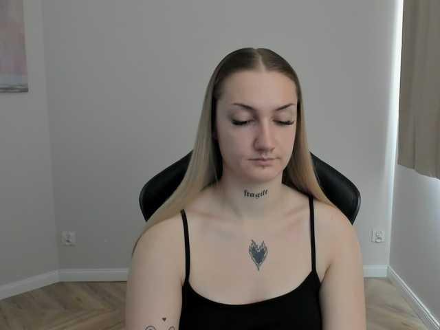AlexaKisses