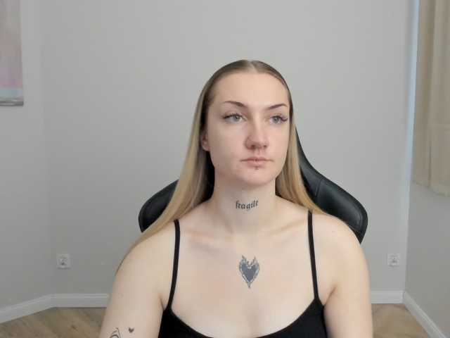AlexaKisses