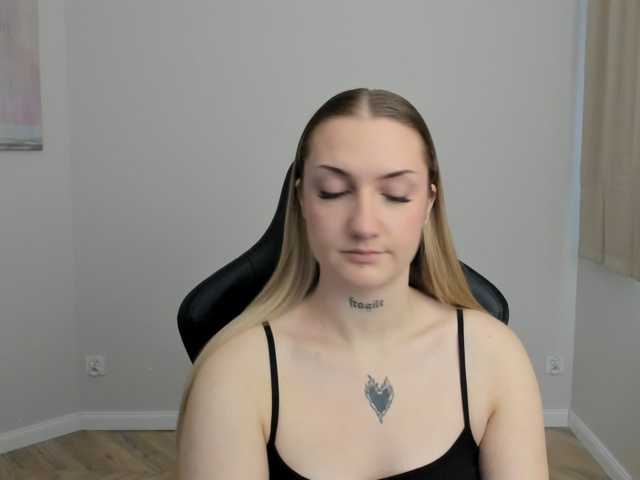 AlexaKisses