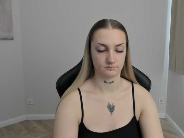 AlexaKisses