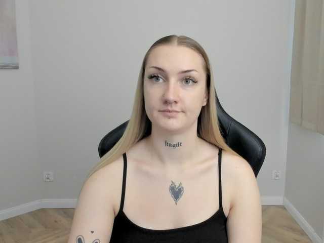 AlexaKisses