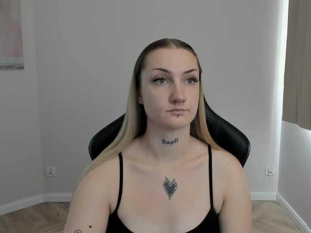 AlexaKisses