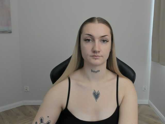 AlexaKisses