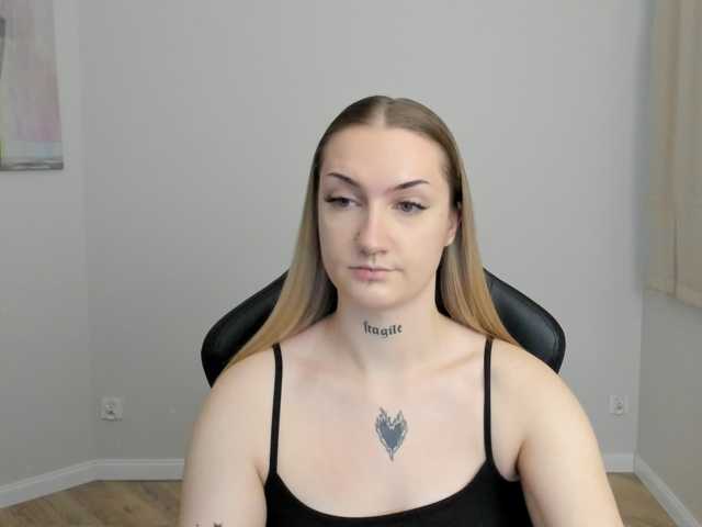 AlexaKisses