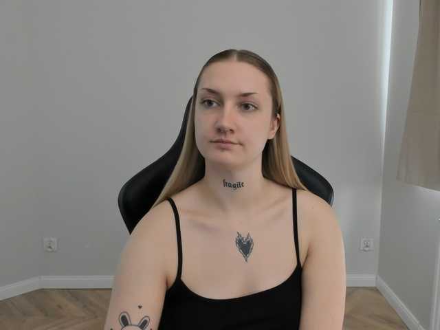 AlexaKisses