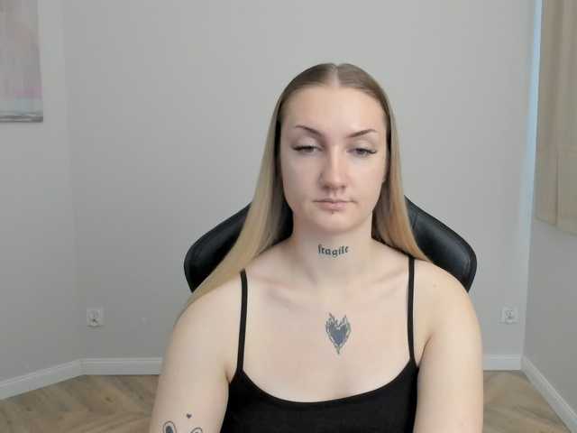 AlexaKisses