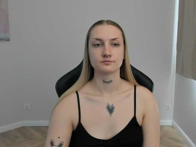 AlexaKisses