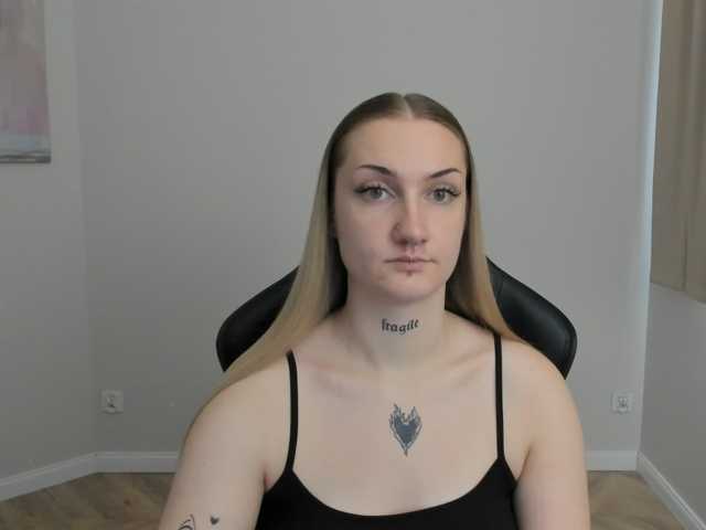 AlexaKisses