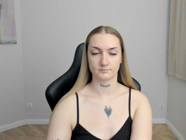 AlexaKisses