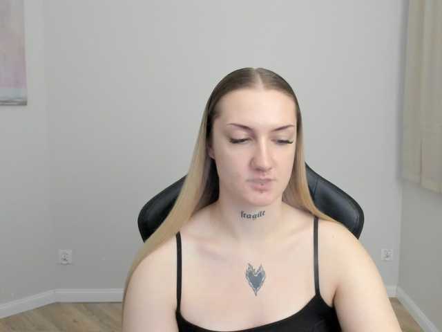 AlexaKisses