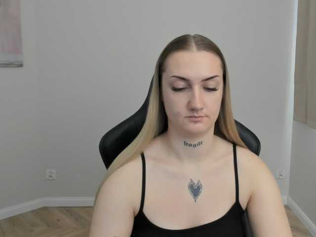 AlexaKisses