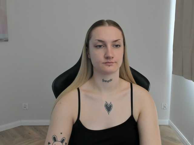 AlexaKisses