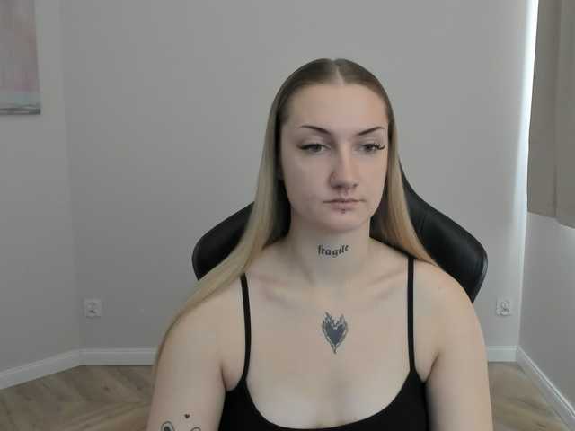 AlexaKisses
