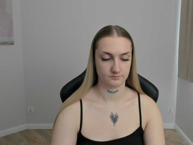 AlexaKisses
