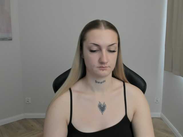 AlexaKisses