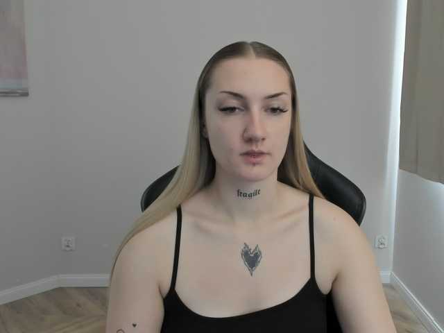 AlexaKisses
